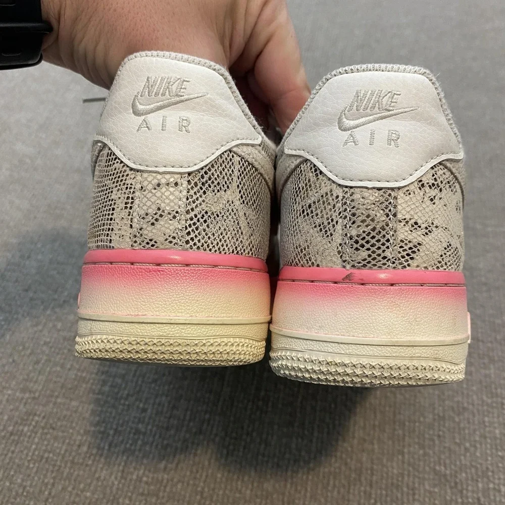 Nike Air Force 1 Shoes Womens Size 7.5 White Pink‎ Snakeskin Sneakers DV1031-030